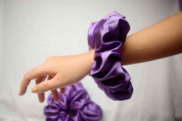 jual scrunchies ikat rambut scrunchie, scrunchi lucu, jual hiasan rambut, perhiasan rambut dan kepala lembut, bahan kain soft silk satin by Nathacraft Accessories