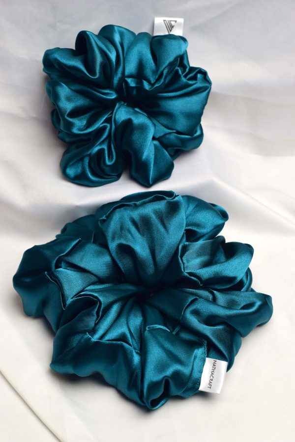 jual scrunchies ikat rambut scrunchie, scrunchi lucu, jual hiasan rambut, perhiasan rambut dan kepala lembut, bahan kain soft silk satin by Nathacraft Accessories