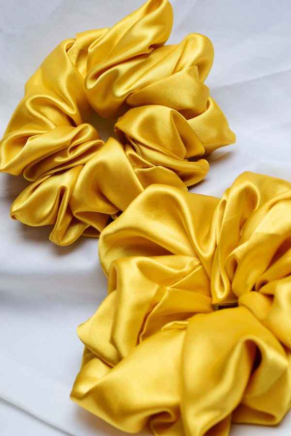 jual scrunchies ikat rambut scrunchie, scrunchi lucu, jual hiasan rambut, perhiasan rambut dan kepala lembut, bahan kain soft silk satin by Nathacraft Accessories