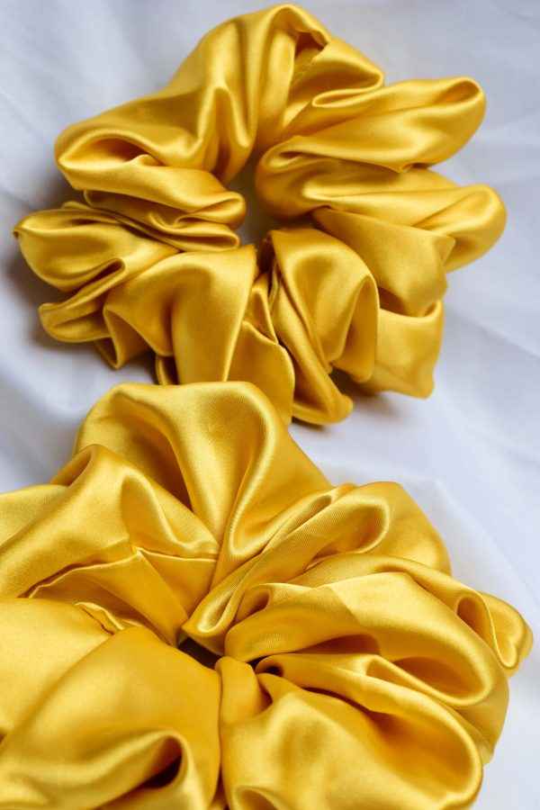 jual scrunchies ikat rambut scrunchie, scrunchi lucu, jual hiasan rambut, perhiasan rambut dan kepala lembut, bahan kain soft silk satin by Nathacraft Accessories