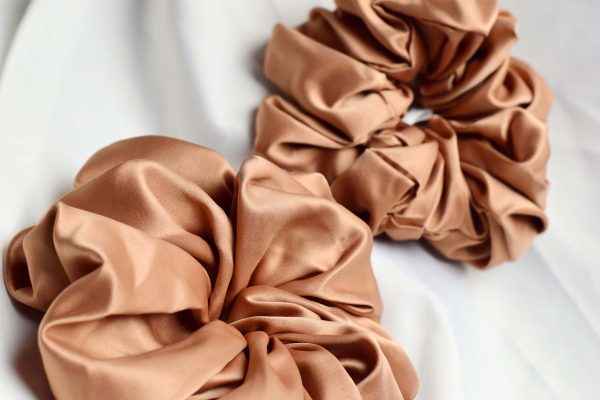 jual scrunchies ikat rambut scrunchie, scrunchi lucu, jual hiasan rambut, perhiasan rambut dan kepala lembut, bahan kain soft silk satin by Nathacraft Accessories