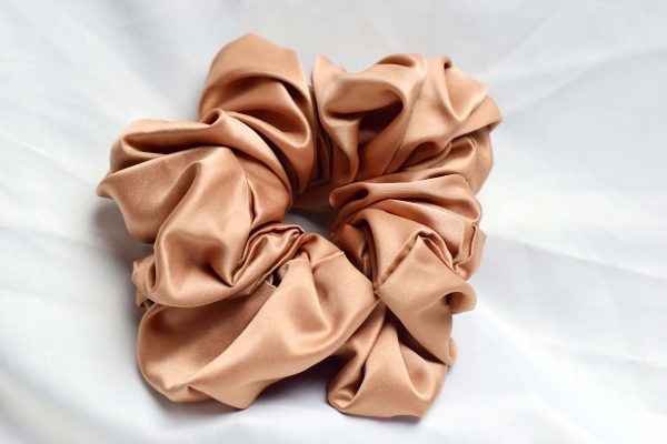 jual scrunchies ikat rambut scrunchie, scrunchi lucu, jual hiasan rambut, perhiasan rambut dan kepala lembut, bahan kain soft silk satin by Nathacraft Accessories