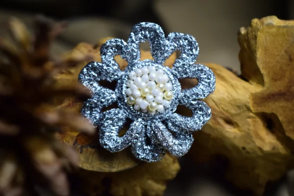 TAVIA BROOCH (RS - 6008)