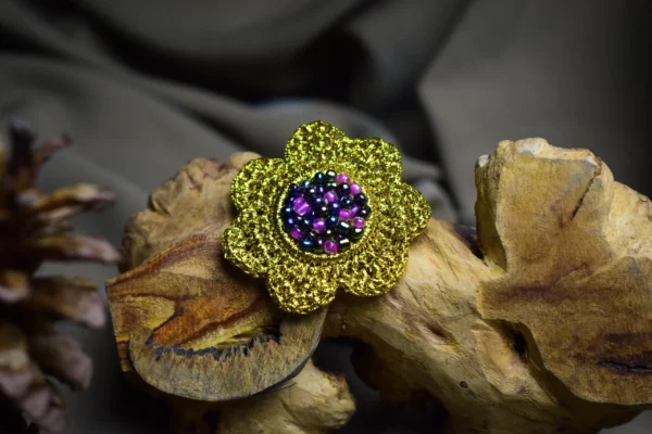 TAVIA BROOCH (RS - 6009)