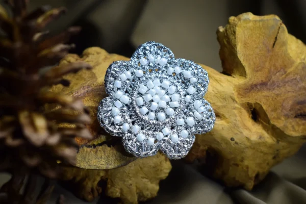 TAVIA BROOCH (RS - 6031) - Image 2